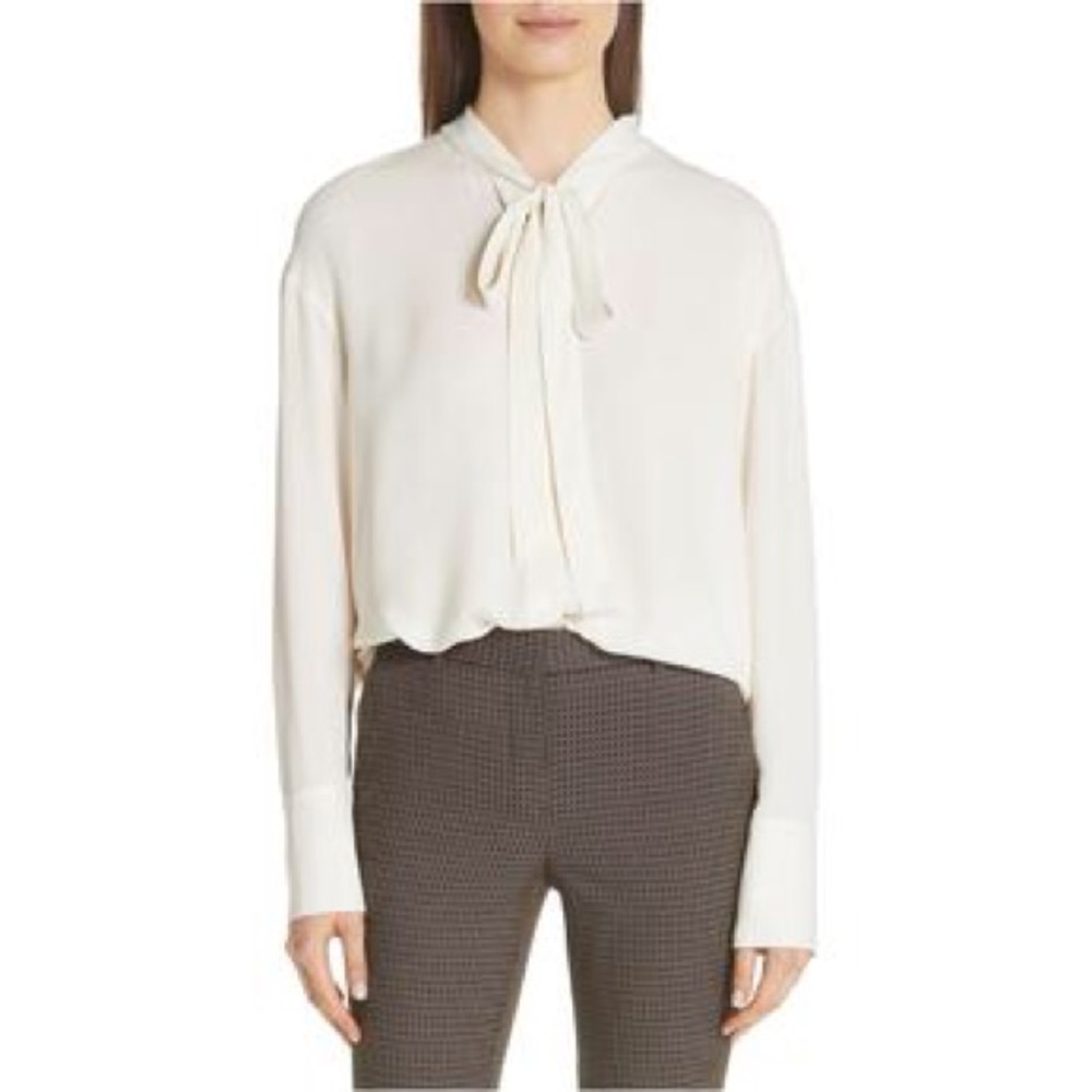 Theory silk top size medium fits more like a large